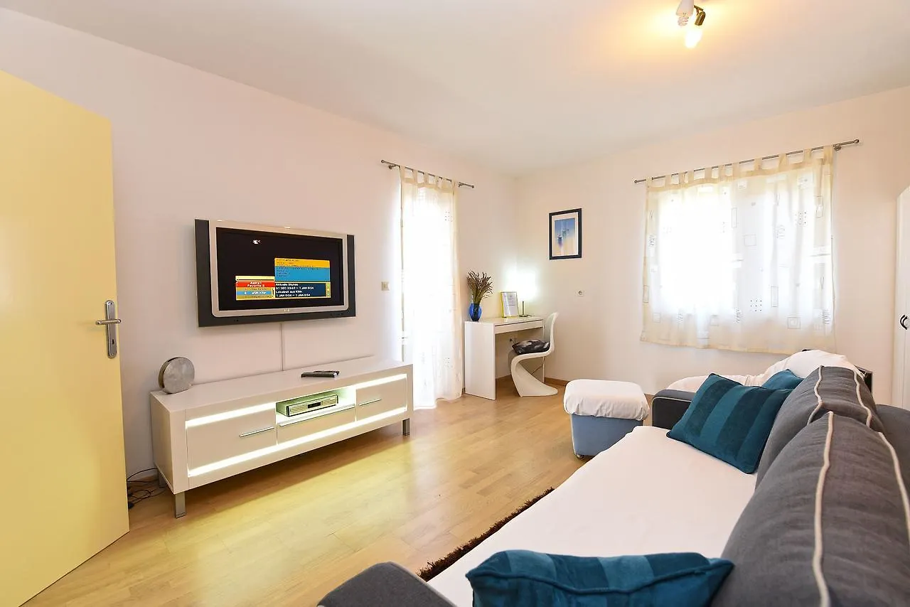 Apartment Monfiorenzo 1551 Rovinj